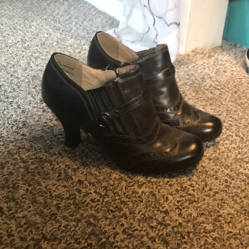 Bass booties with short heel